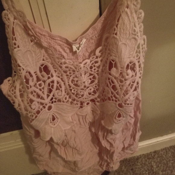 Light pink crocheted lace tank top - Picture 1 of 1